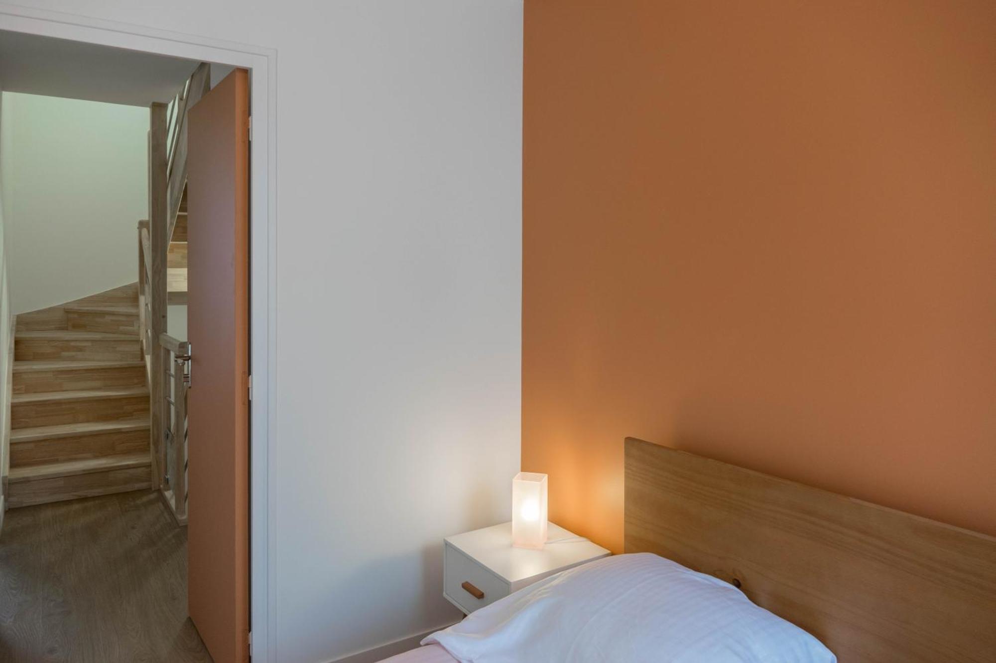 Beau Quartier Et Central, Maison Spacieuse Avec Cour, 3 Chambres, 3 Salles De Bains A 10 Min A Pied De La Gare Orleans Luaran gambar